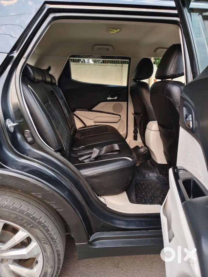 Mahindra Xuv300 W8, 2019, Petrol