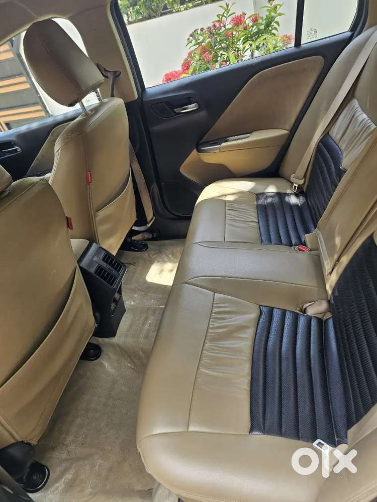 Honda City 1.5 V 2015