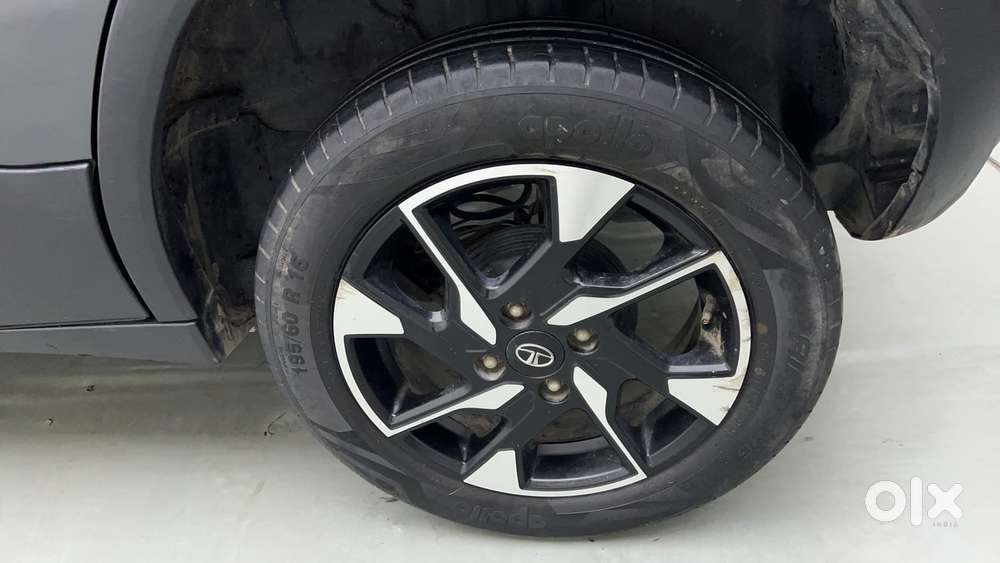 Tata Punch 1.2 Revotron Creative Dual Tone, 2022, Petrol