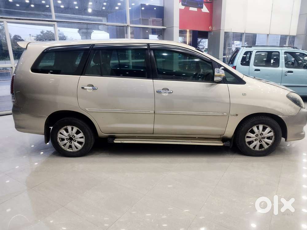 Toyota Innova 2004-2011 2.5 G4 Diesel 7-seater, 2011, Diesel