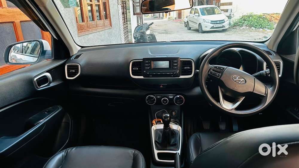Hyundai Venue Petrol 2021