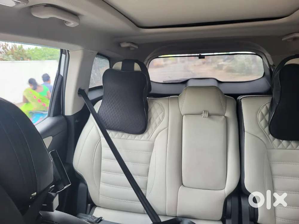 2025 Model_mahindra Xuv700 Diesel Mt_ With Ext.warranty, Cmpy Service