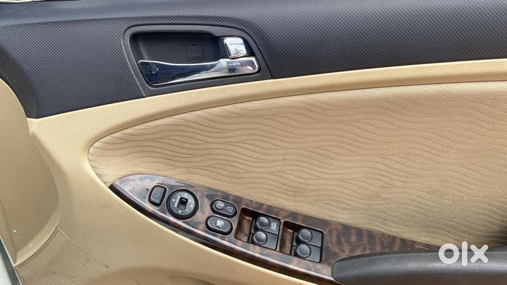 Hyundai Verna Fluidic 1.6 Vtvt Sx, 2013, Petrol