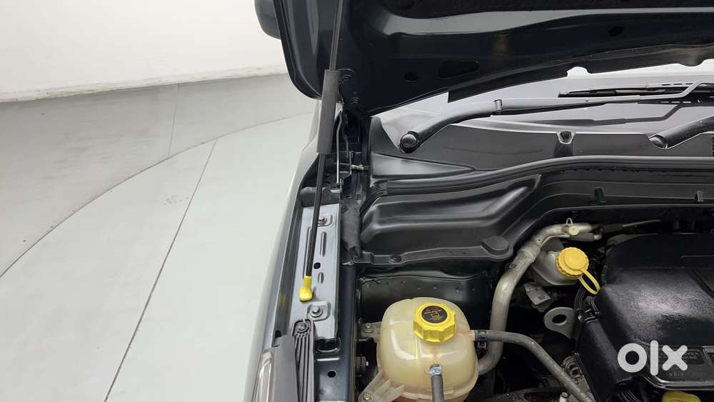 Mahindra Xuv300 1.2 W6 Amt Petrol, 2022, Petrol