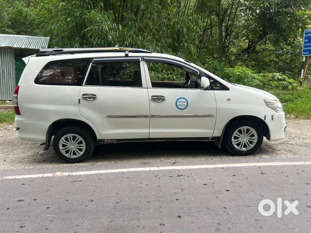 Toyota Innova 2.5 G (diesel) 7 Seater Bs Iv, 2015, Diesel