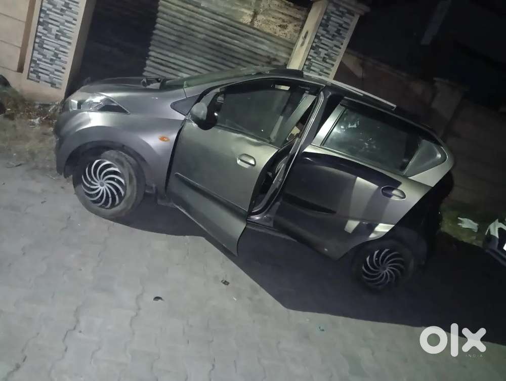 All Ok Car With Ac Power Window Power Steering Airbag With Bass Tube