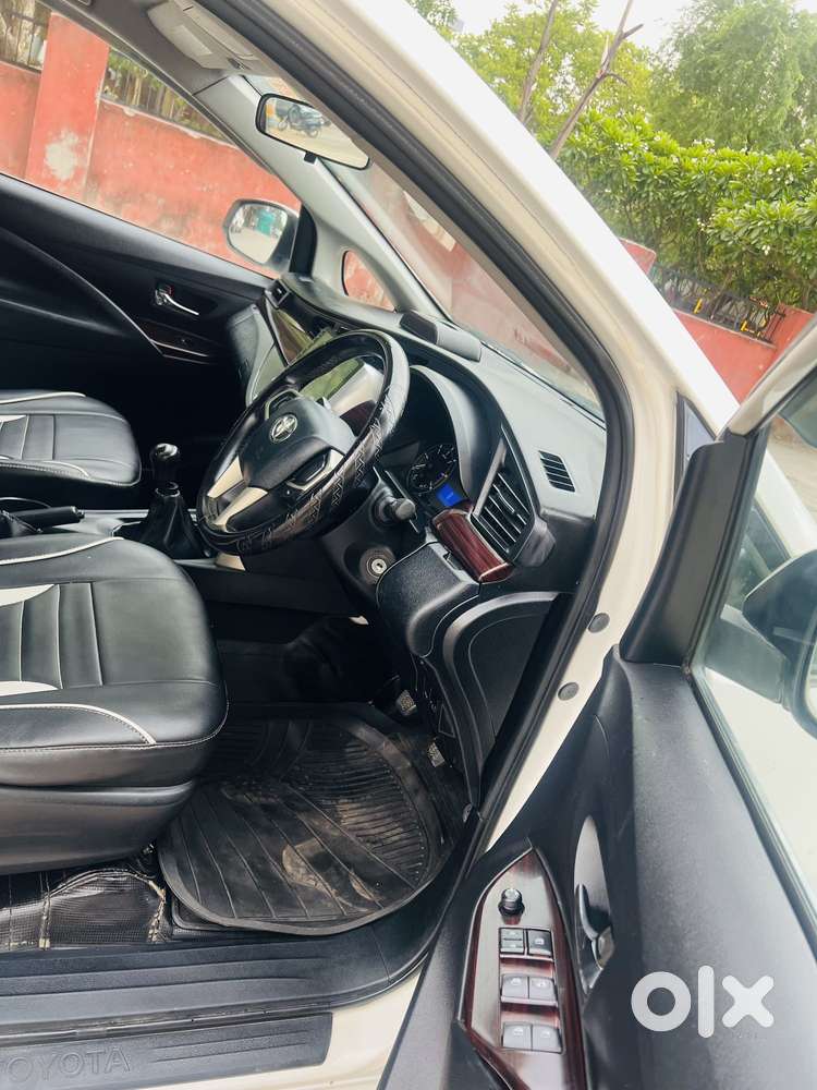 Toyota Innova Crysta 2.4 G Mt 7 Str, 2017, Diesel
