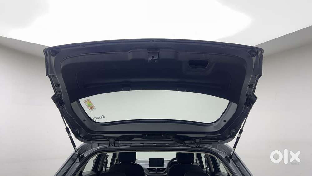 Tata Altroz 1.2 Xe, 2021, Petrol