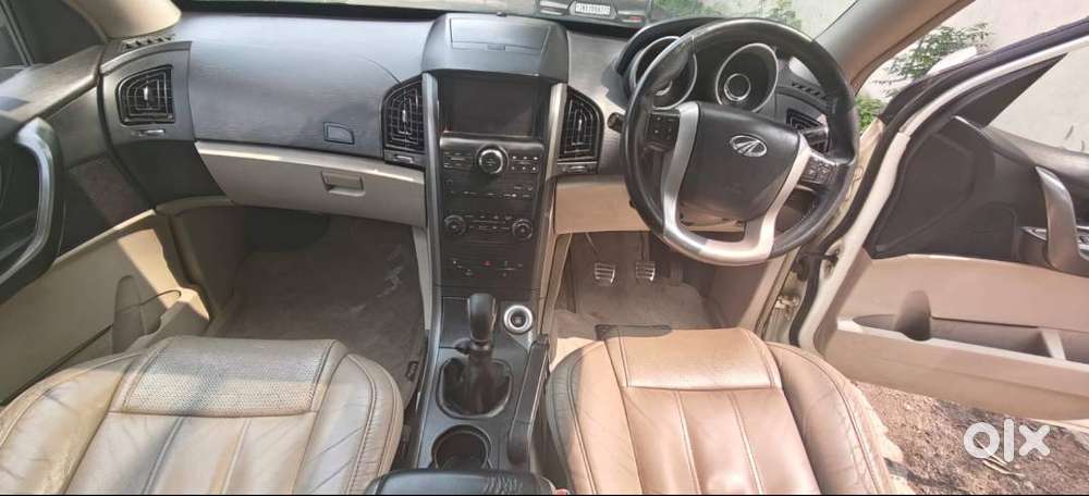 Mahindra Xuv500 W10 2016