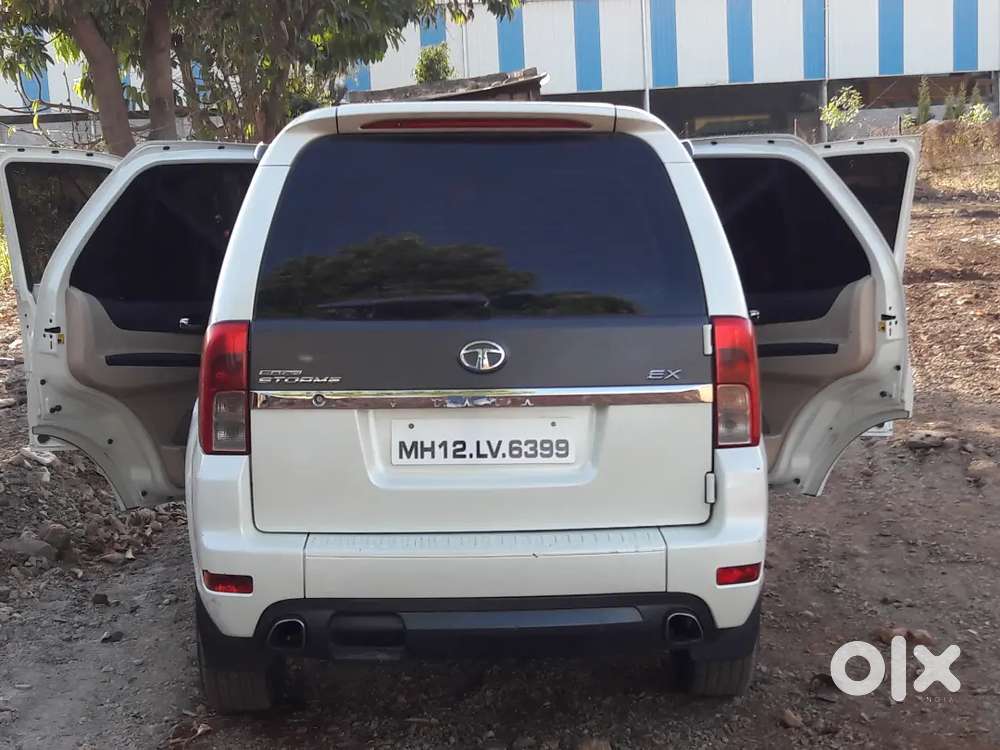 Tata Safari Storme 2015