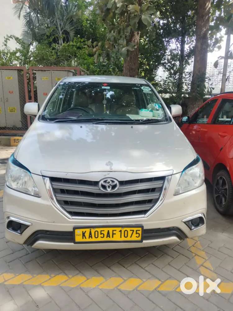 Toyota Innova 2015