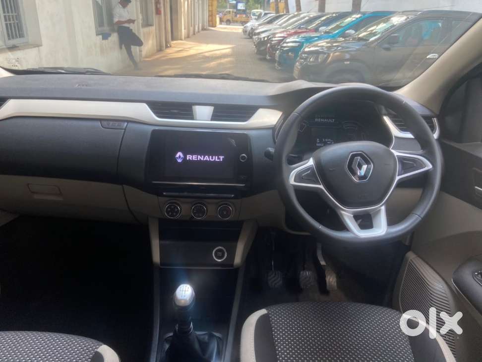 Renault Triber Rxz, 2021, Petrol