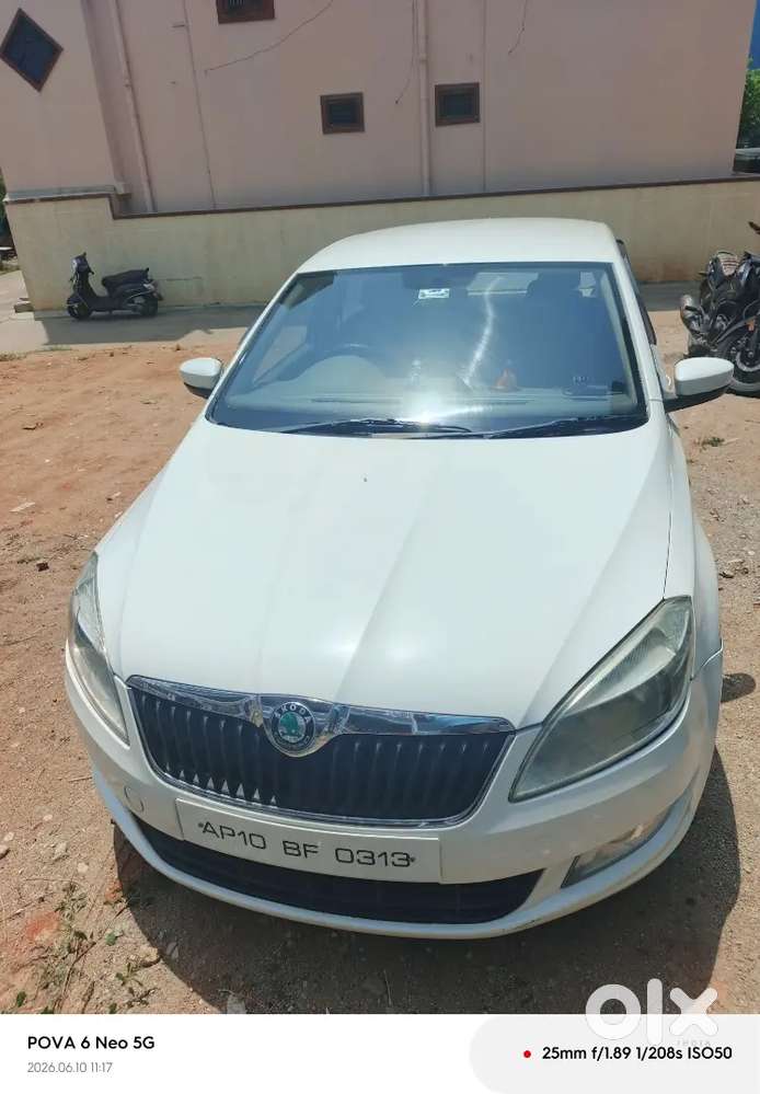 Skoda Rapid 2013 Oct Diesel 160000 Km Driven