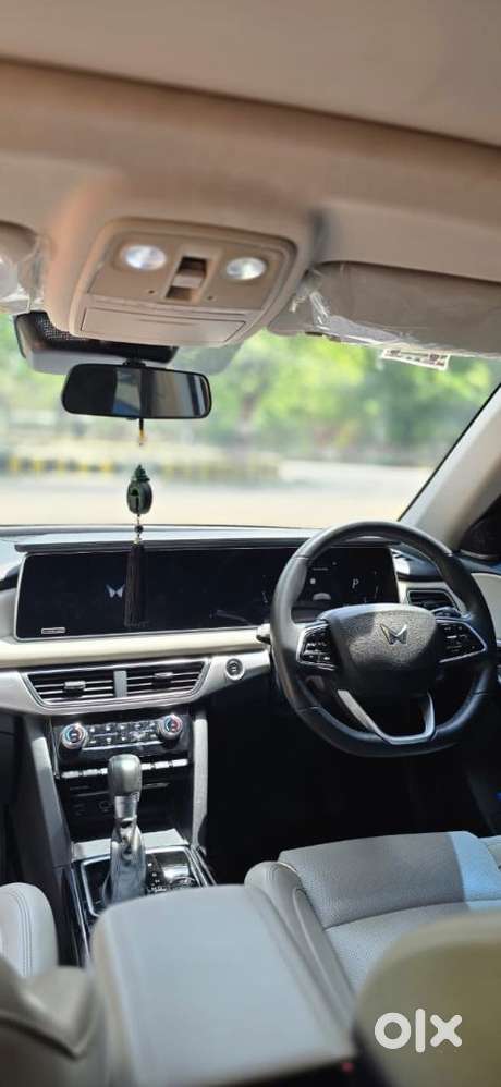 Mahindra Xuv700 2.2 Ax 7 Diesel At Luxury Pack Str, 2023, Diesel