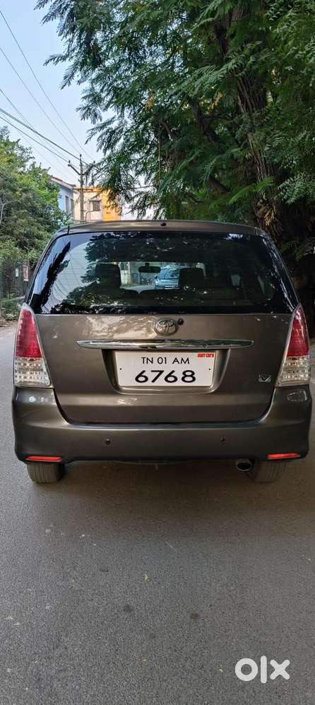 Toyota Innova 2004-2011 2.5 V Diesel 8-seater, 2011, Diesel