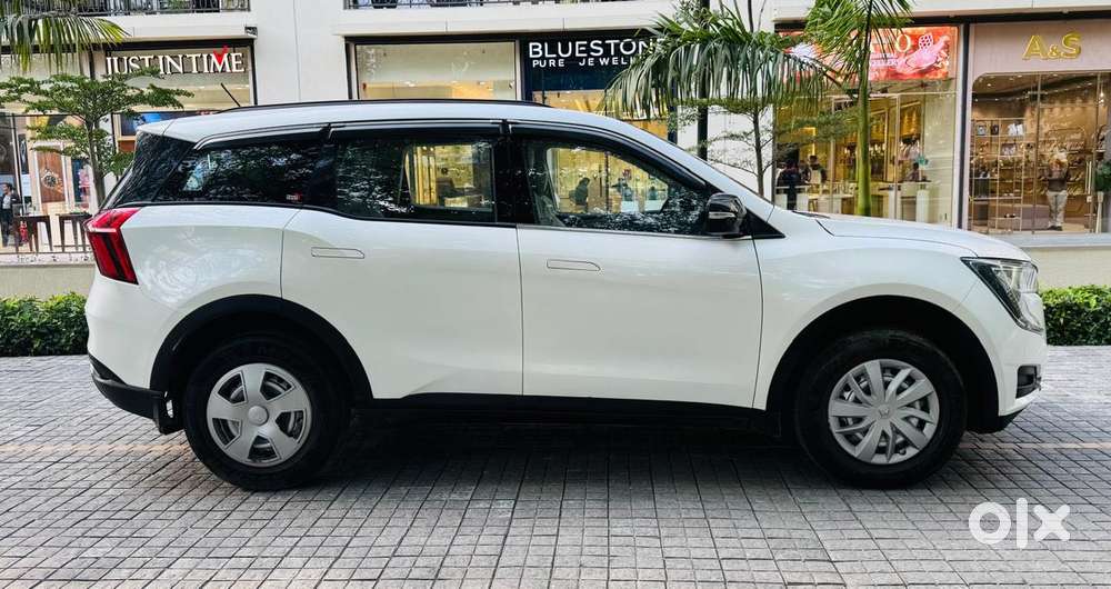 Mahindra Xuv700 2.2 Mx Diesel Mt 5 Str, 2023, Diesel