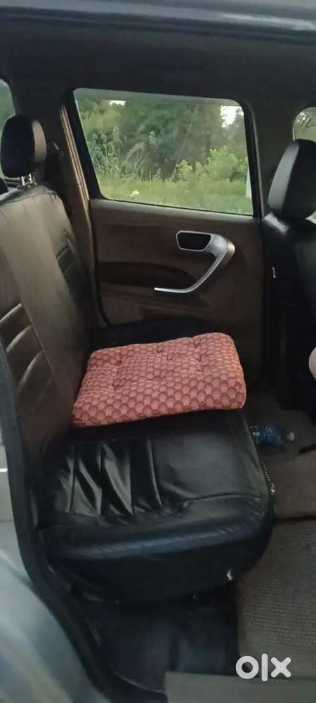 Mahindra Tuv 300 2016