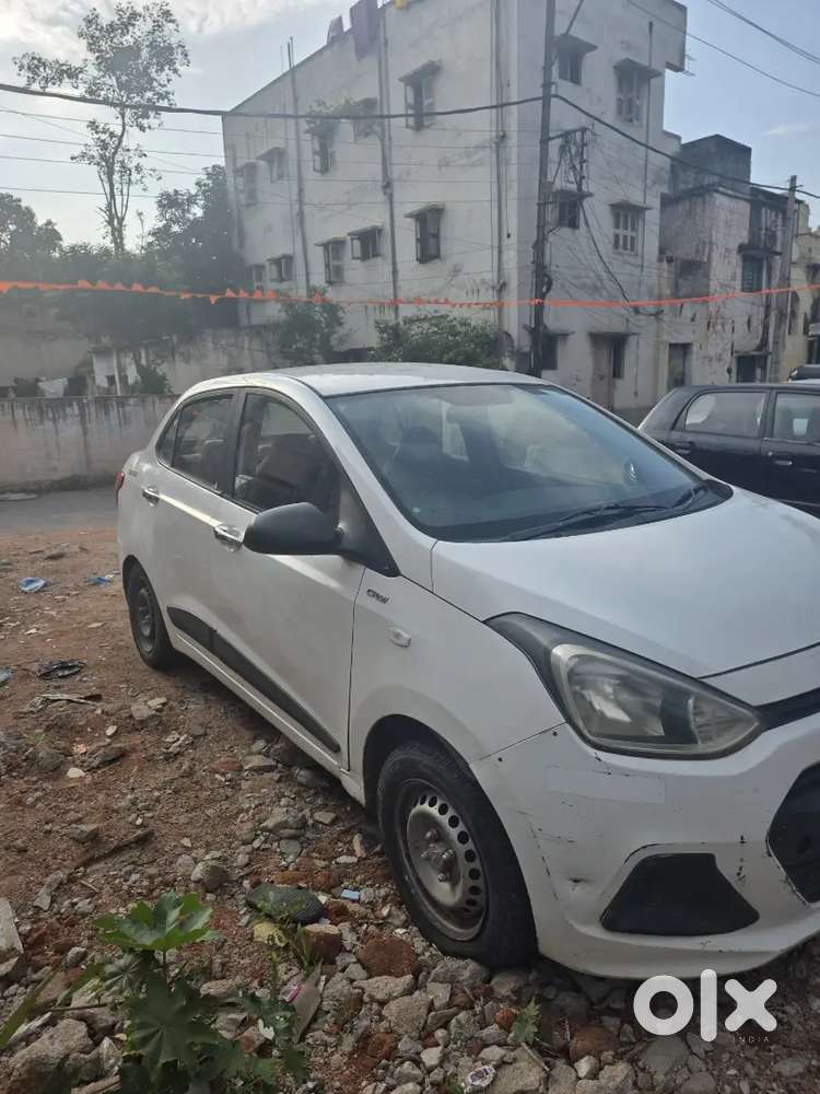 Slightly Negotiable 25+ Mileage Mid Variant Hyundai Xcent 2017 Diesel