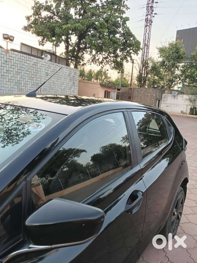 Tata Altroz 1.2 Xz Plus Dark Edition, 2021, Petrol