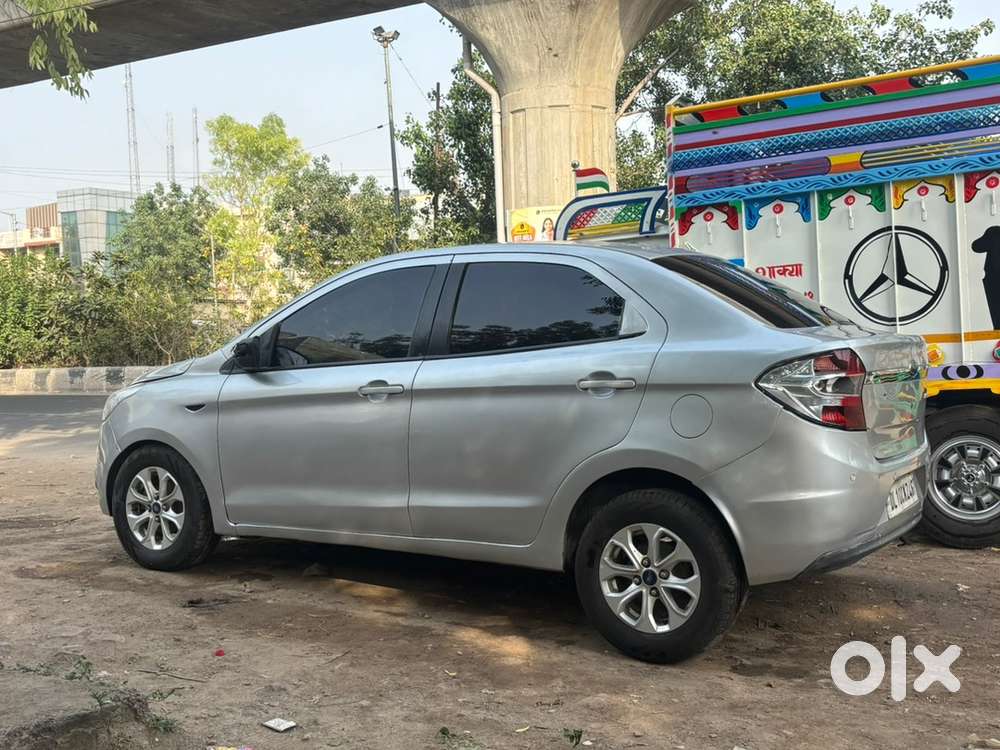 Ford Aspire Titanium Blu 2017 Dec27