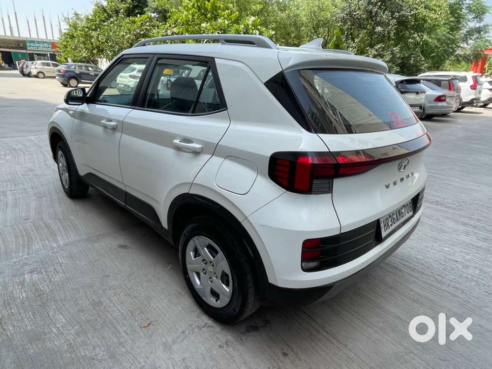 Hyundai Venue 2022 Petrol Well Maintained