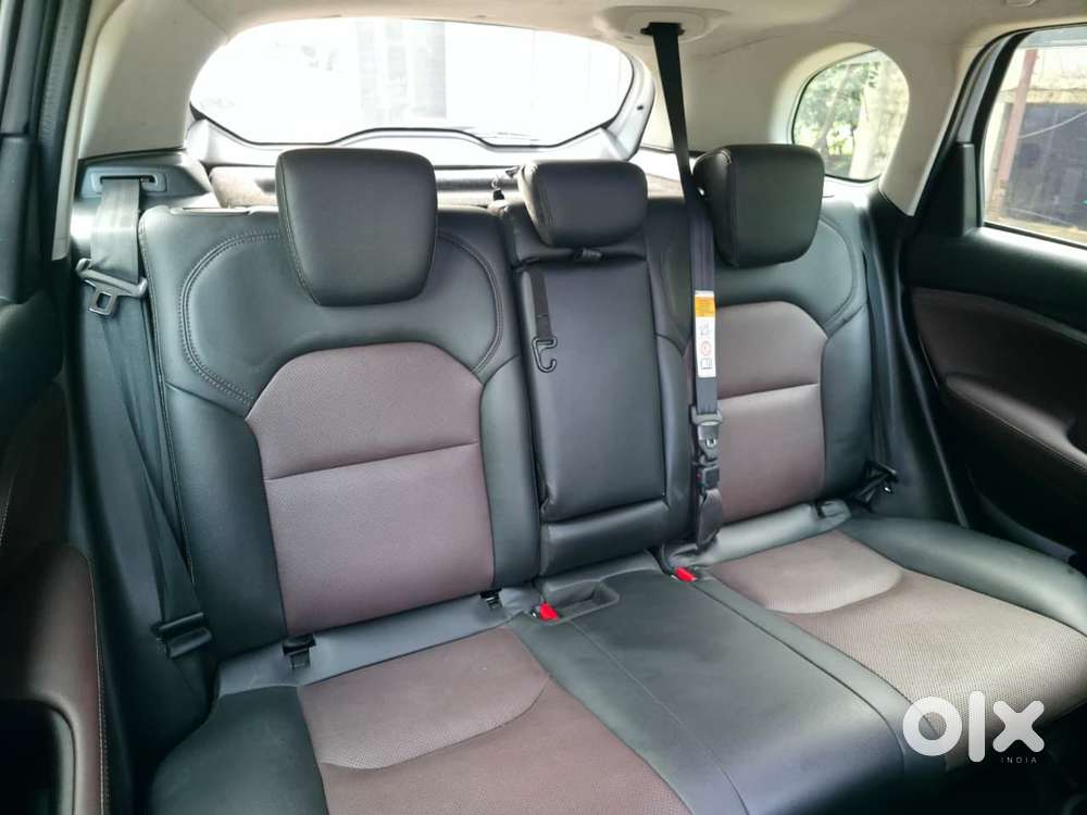 Maruti Suzuki Grand Vitara 1.5 Alpha Smart Hybrid Dual Tone, 2022, P..