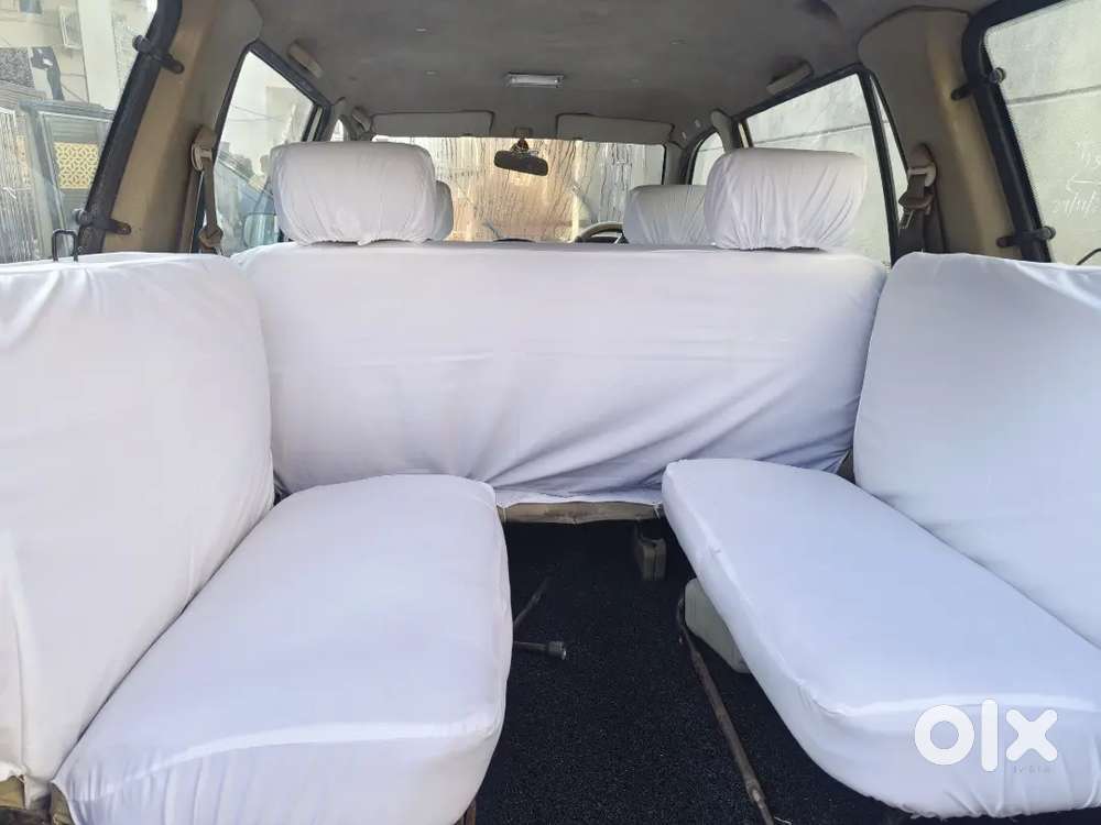 Tavera Top Model 7 Seater