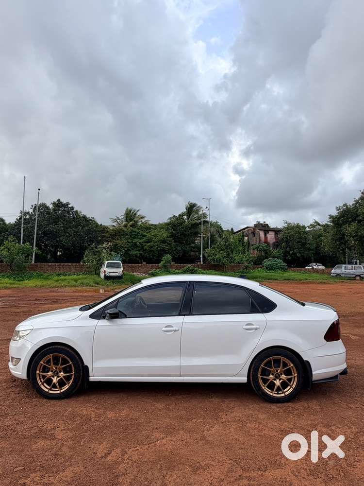 Skoda Rapid Elegance 2015