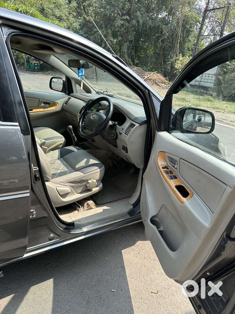 Toyota Innova 2.5 Vx 8 Str Bs-iii, 2010, Diesel