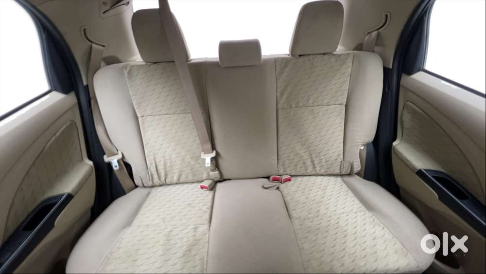 Toyota Etios Liva V Dual Tone, 2017, Petrol