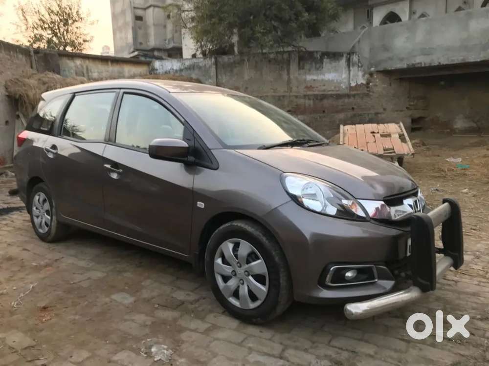 All New Honda Mobilio With One Hand Driven And Non Touched Engine.