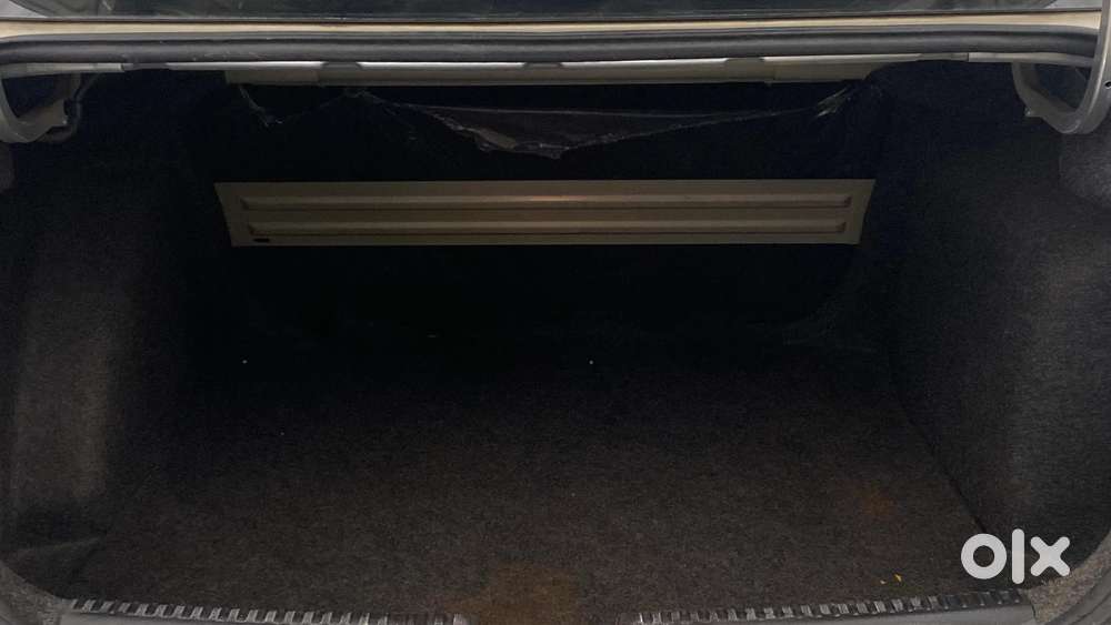 Volkswagen Vento 2010-2013 Petrol Highline, 2013, Petrol