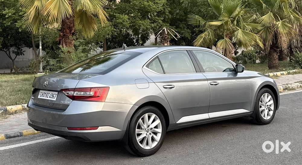 Skoda Superb L&k 1.8 Tsi At, 2019, Petrol