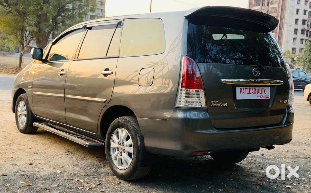 Toyota Innova 2.5 V Diesel 7-seater, 2011, Diesel