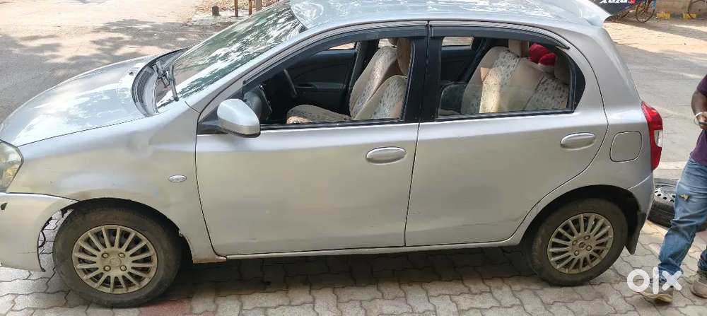 Toyota Etios Liva 2013 Petrol 100000 Km Driven