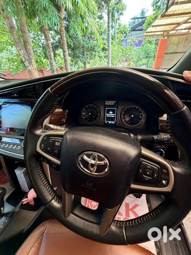 Toyota Innova Crysta 2016 Petrol 92000 Km Driven