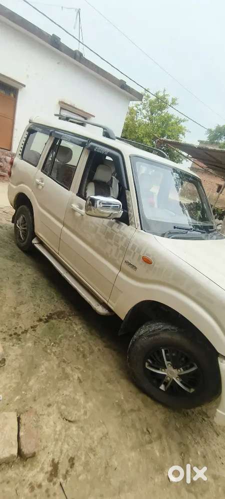 Mahindra Scorpio 2012 Diesel M2di Variant