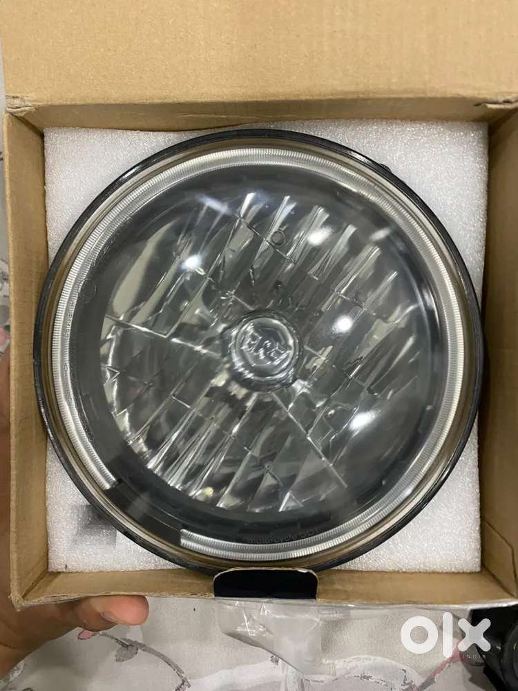 Meteor 350 headlight Royal Enfield