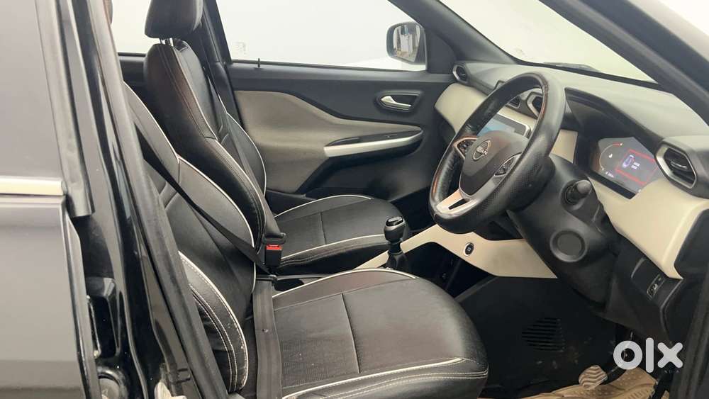 Nissan Magnite 1.0 Xv, 2022, Petrol