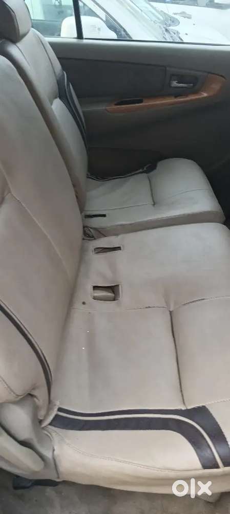 Toyota Innova 2.5 V 2010