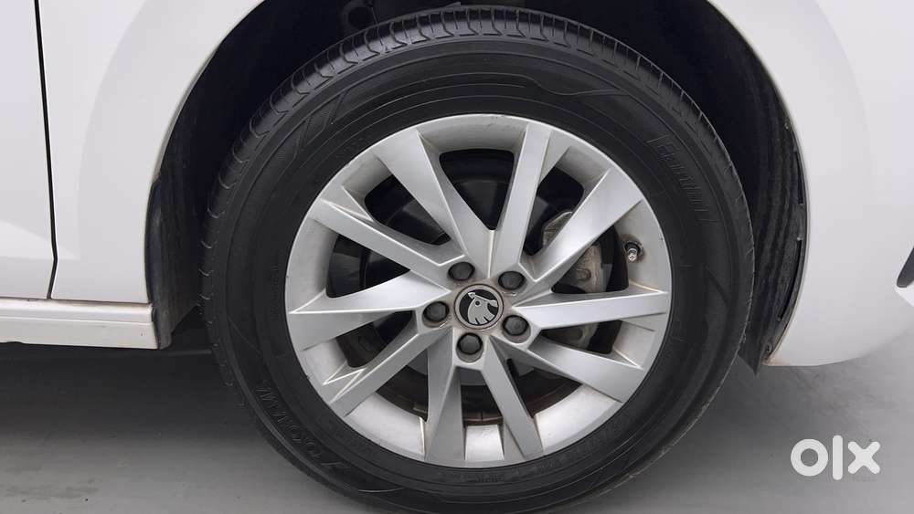 Skoda Slavia Ambition 1.0l Tsi Mt, 2022, Petrol