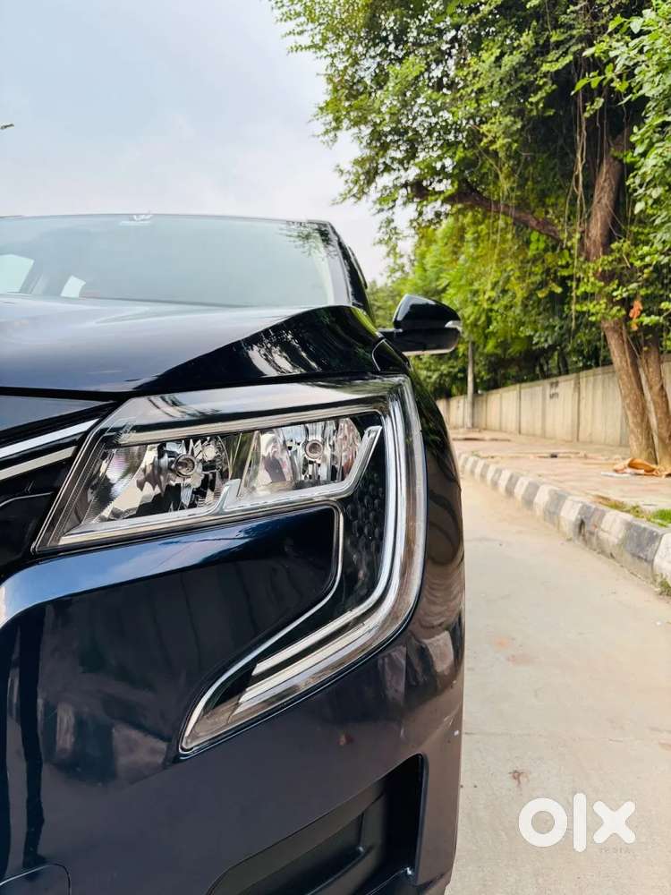 Mahindra Xuv700 2.0 Ax 5 Petrol Mt 7 Str, 2025, Petrol