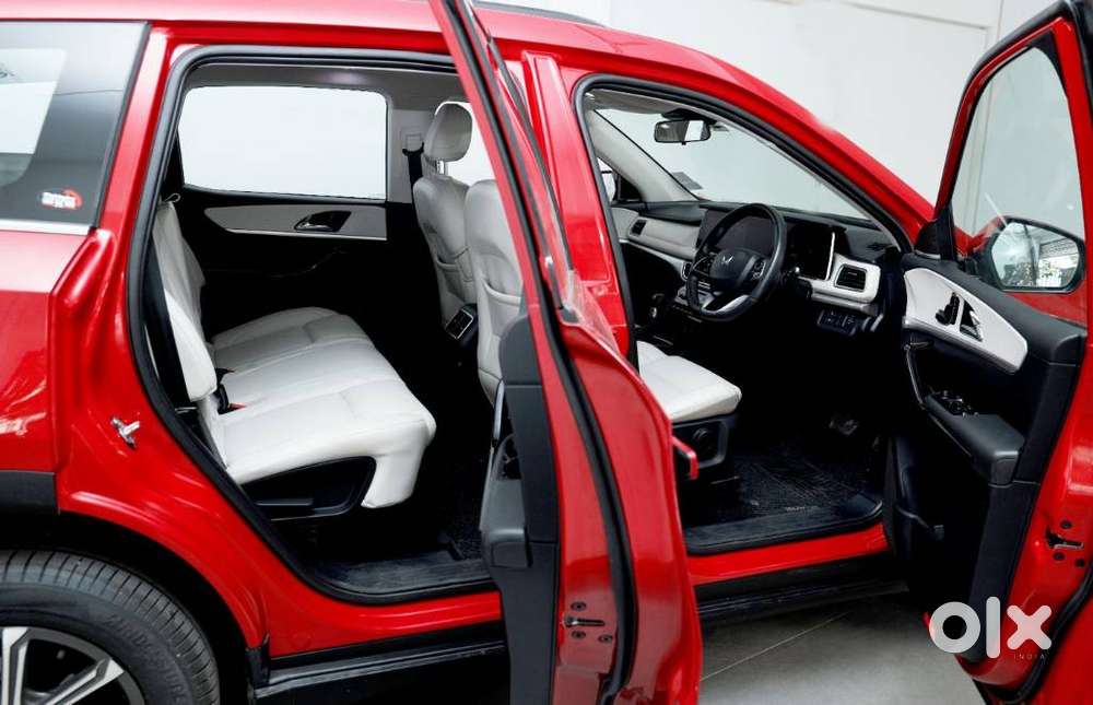 Mahindra Xuv700 2.0 Ax 7 Petrol At Luxury Pack Str, 2022, Petrol
