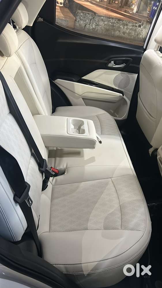 Mahindra Xuv 3xo Petrol 2019