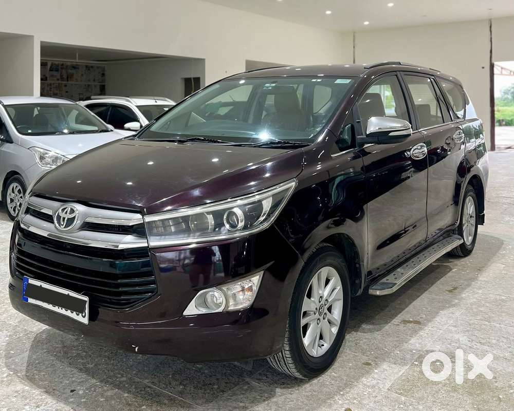 Toyota Innova Crysta 2.8 Zx At 7 Seater, 2017, Diesel
