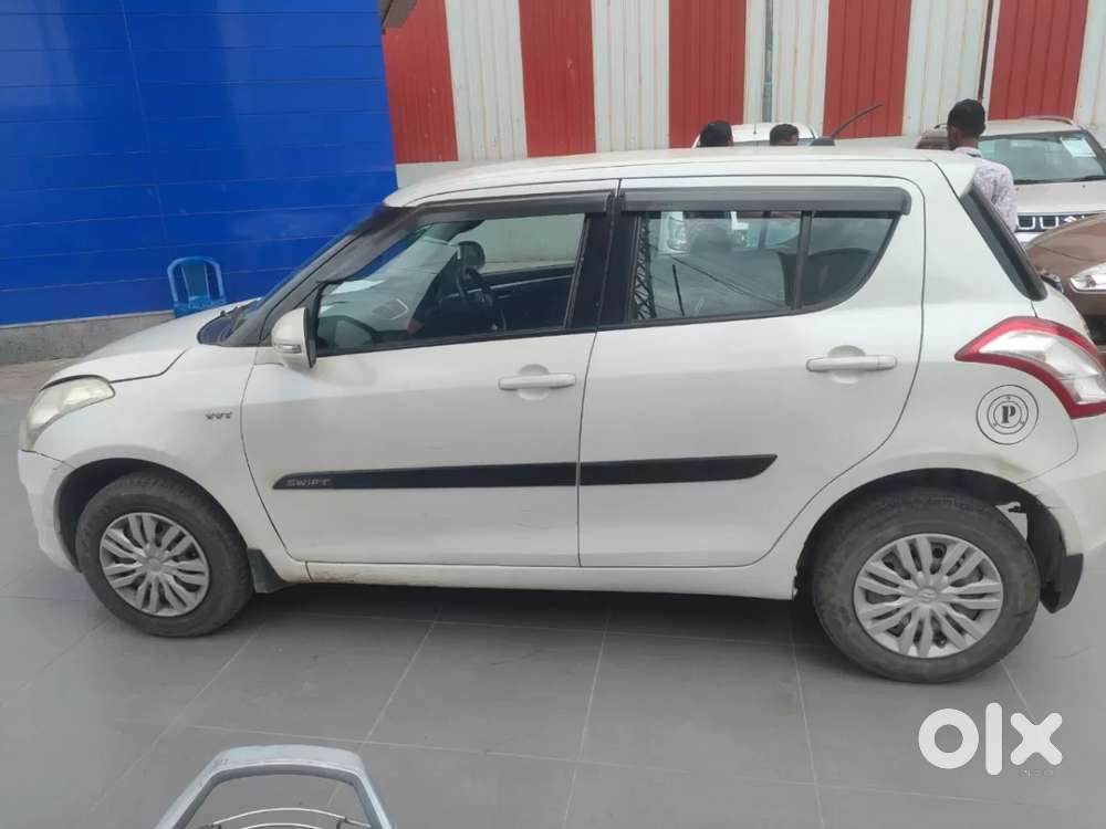 Maruti Suzuki Swift Vxi, 2015, Petrol