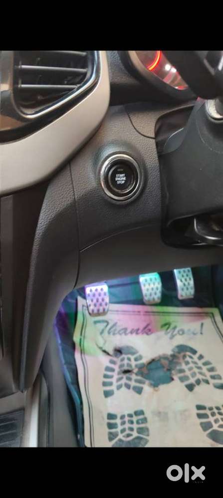Mahindra Xuv300 W8 Option Dual Tone, 2022, Petrol