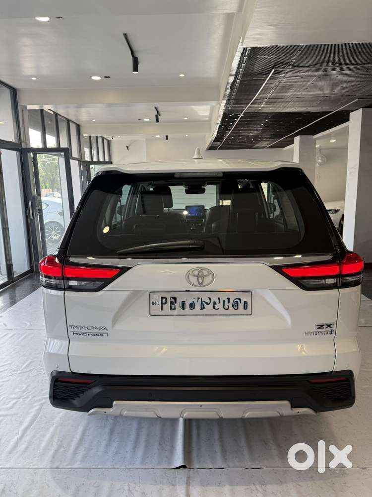 Toyota Innova Hycross 2.0 Zx (o) Hybrid 7 Str, 2024, Cng & Hybrids