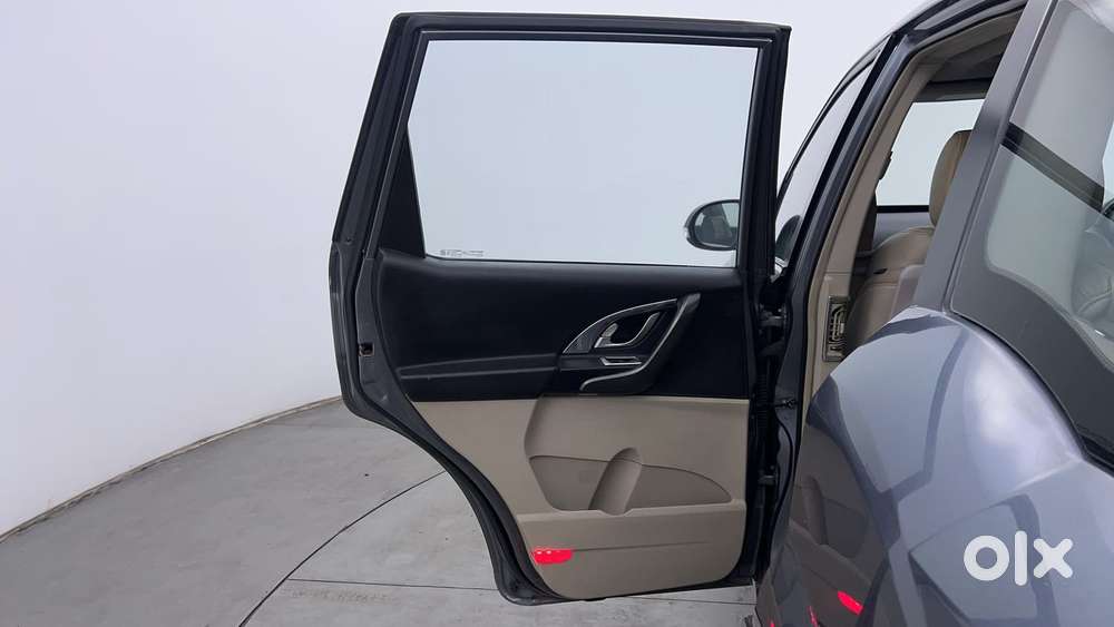 Mahindra Xuv500 2.2 W10, 2016, Diesel