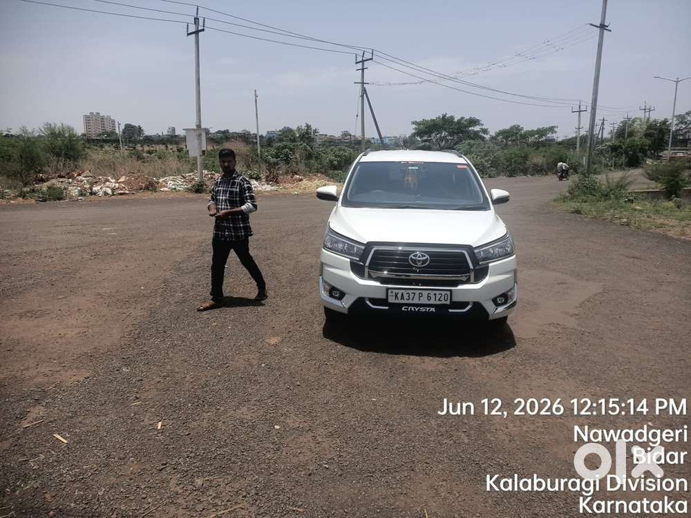 Toyota Innova Crysta 2025